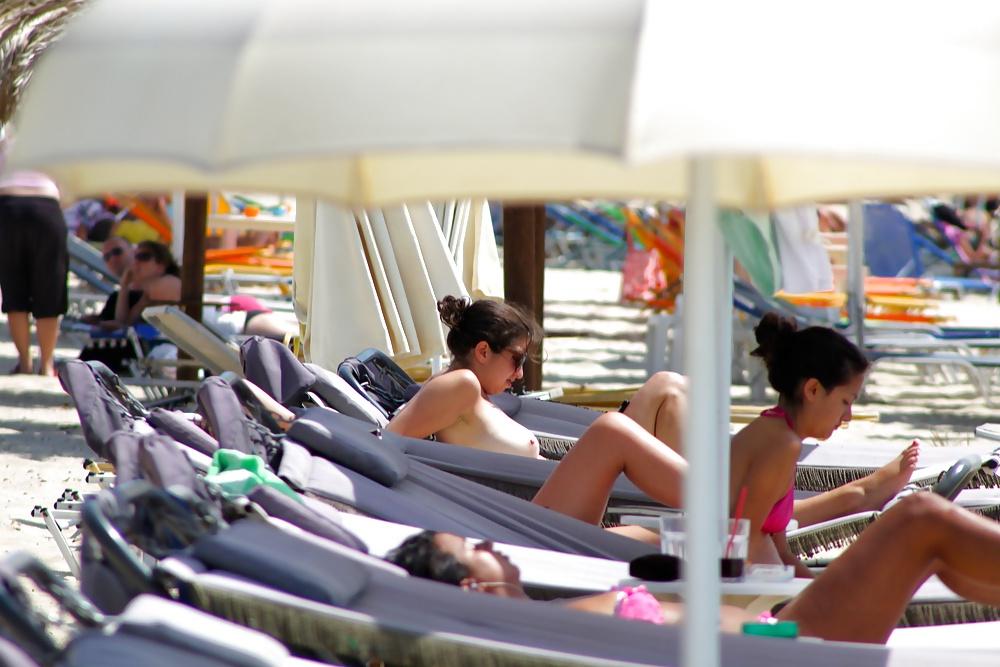 25P Topless beach in Naxos4
