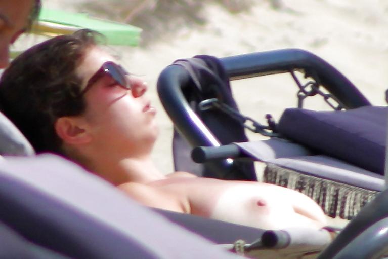25P Topless beach in Naxos4