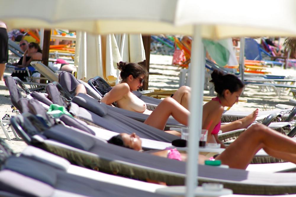 25P Topless beach in Naxos4