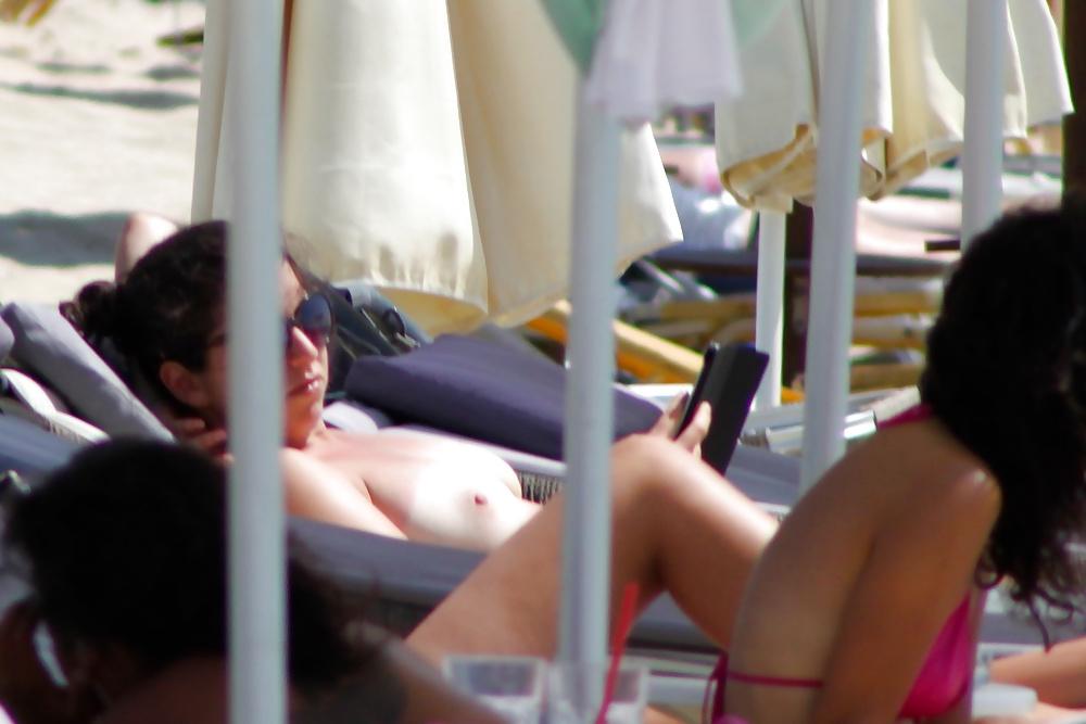25P Topless beach in Naxos4
