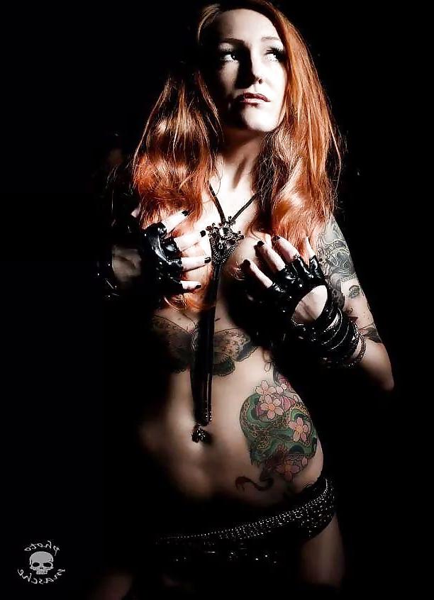 25P Tattoed girls art pics VI