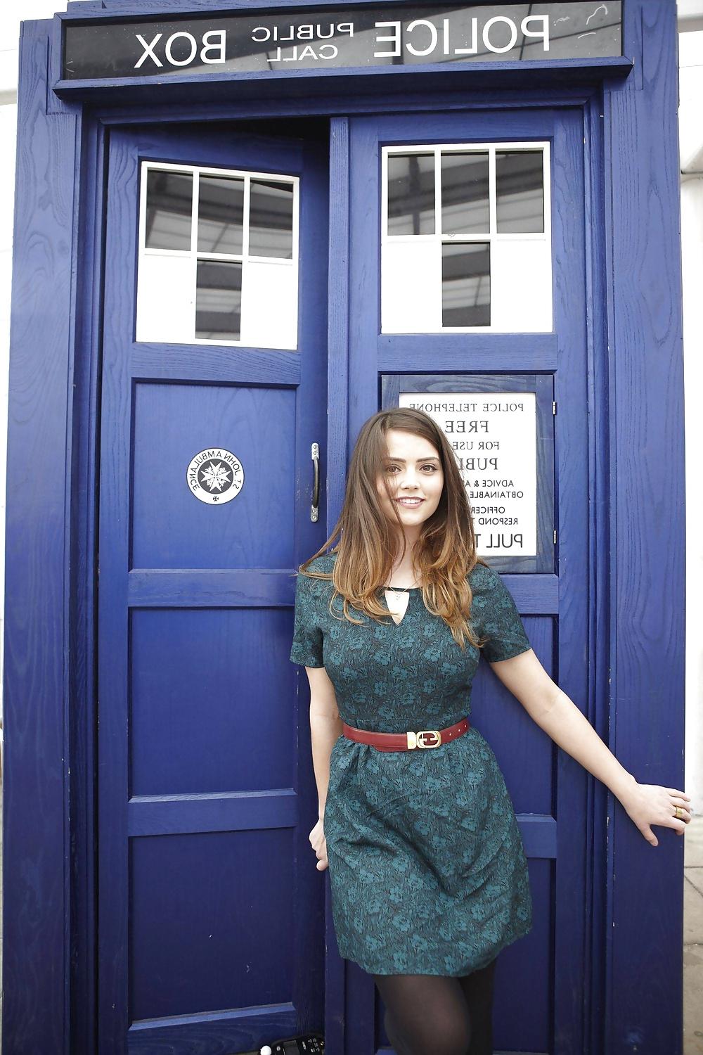 25P Jenna-Louise Coleman - The Doctors Bitch