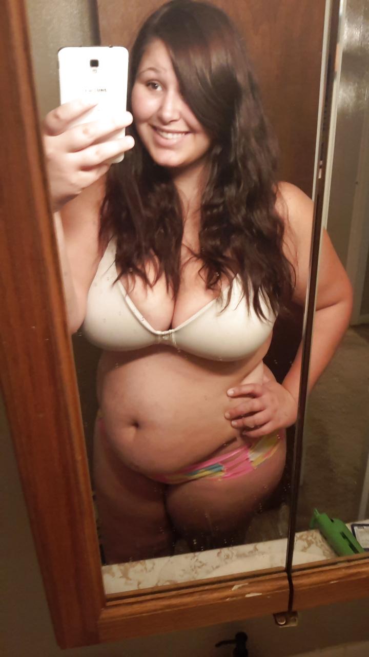 4P Happy chunky babe