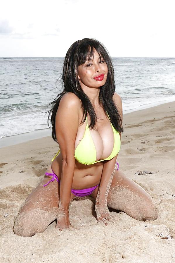 25P Claudia Kealoha-Busty Goddess 2