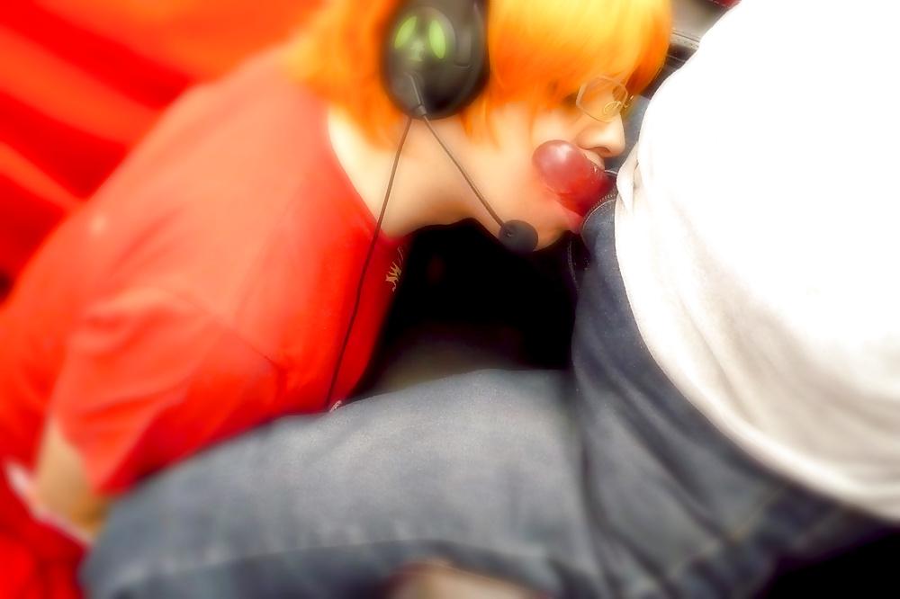 25P Tgirl blow job while you play