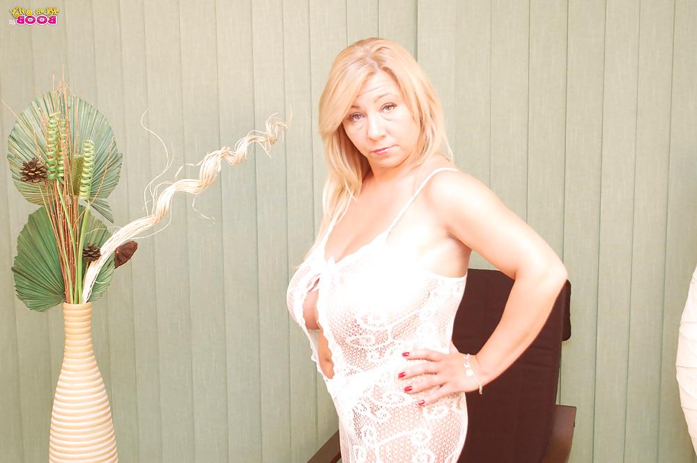 15P Breathtaking mouthwatering goddess