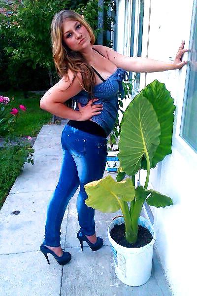 25P Ivona a Macedonian fuckmeat i like to jizz on her tits