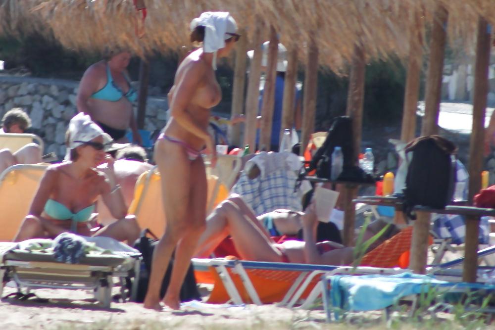 17P Topless beach in Paros3
