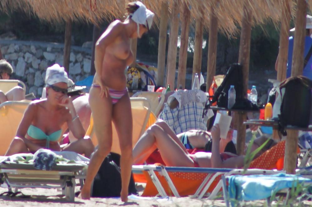 17P Topless beach in Paros3