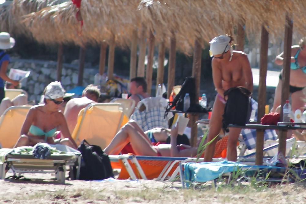 17P Topless beach in Paros3