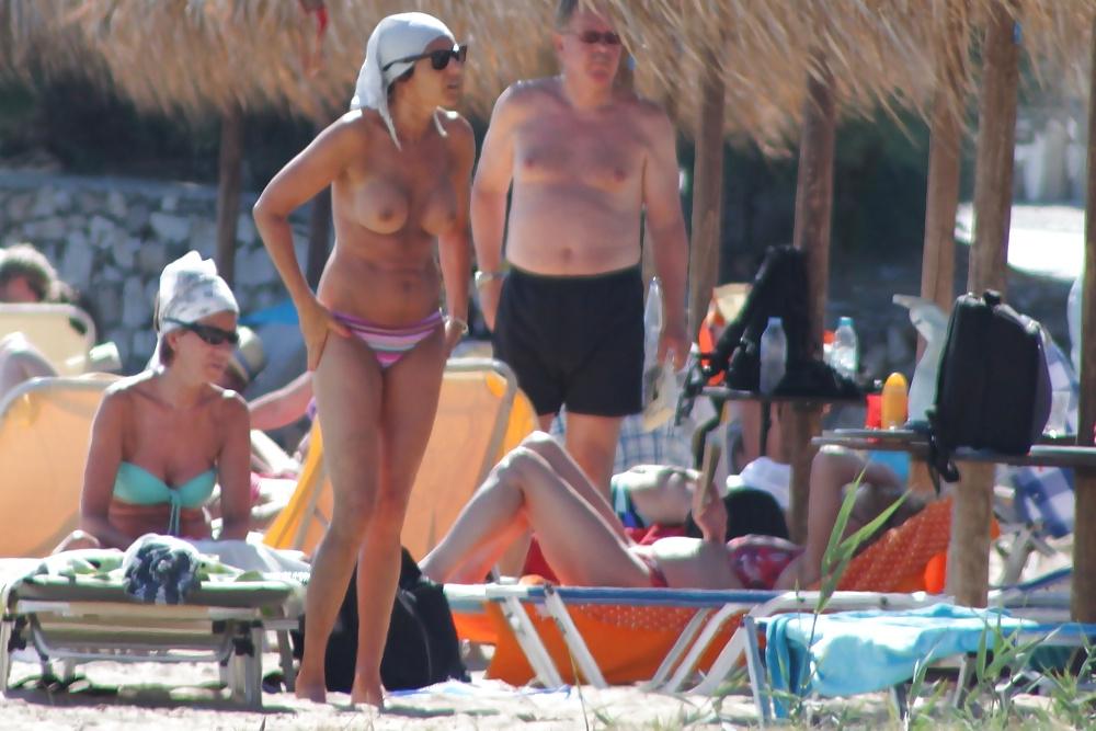 17P Topless beach in Paros3
