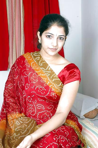 14P Cute Indian Aunty
