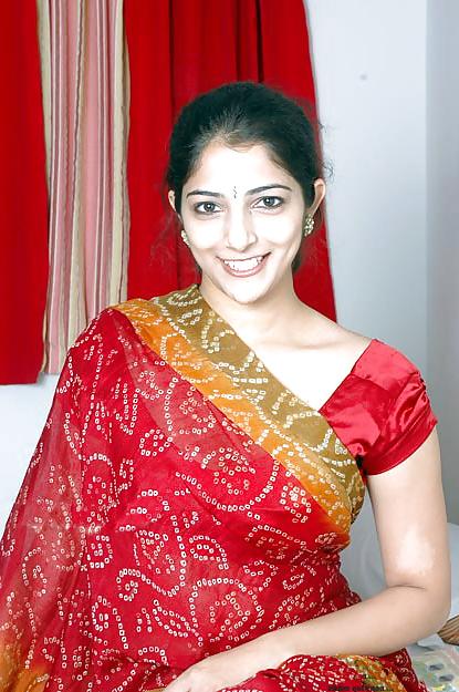 14P Cute Indian Aunty