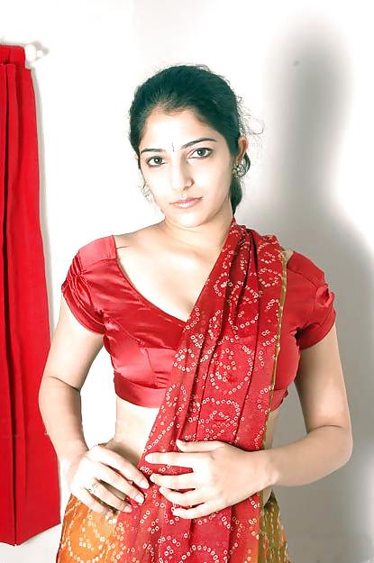 14P Cute Indian Aunty