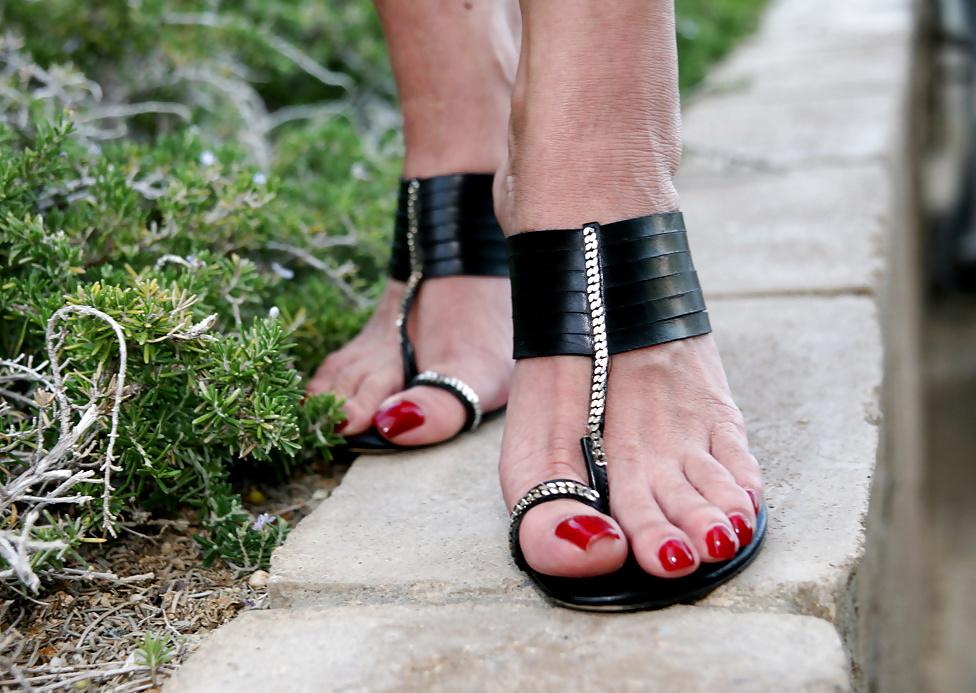 25P Sexy Feet & Toes