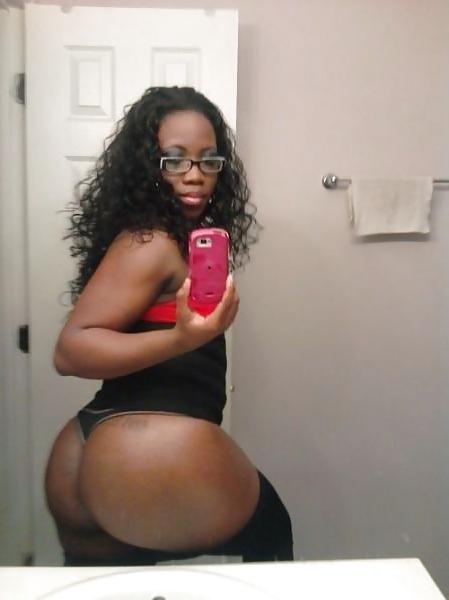 18P Female Selfies