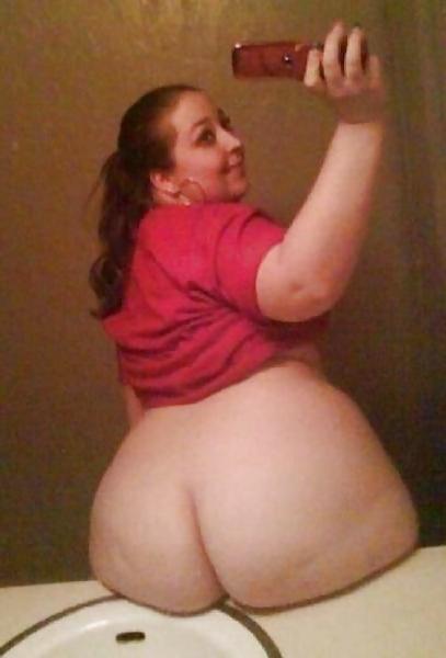 18P Female Selfies