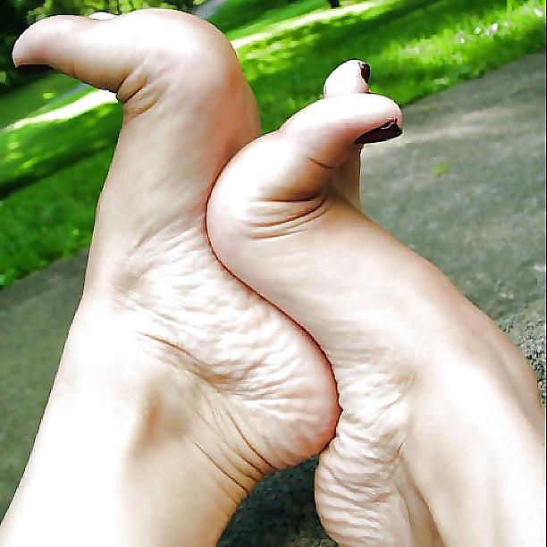25P Sexy Feet and Heels