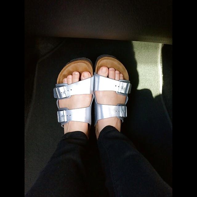 25P Birkenstock Shoes n Feet 4
