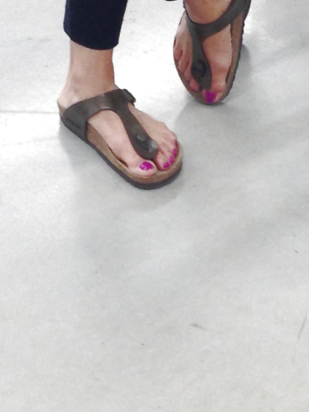 25P Birkenstock Shoes n Feet 4