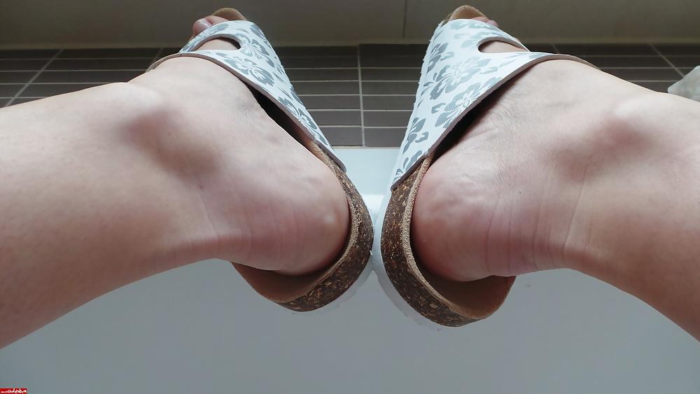 25P Birkenstock Shoes n Feet 4