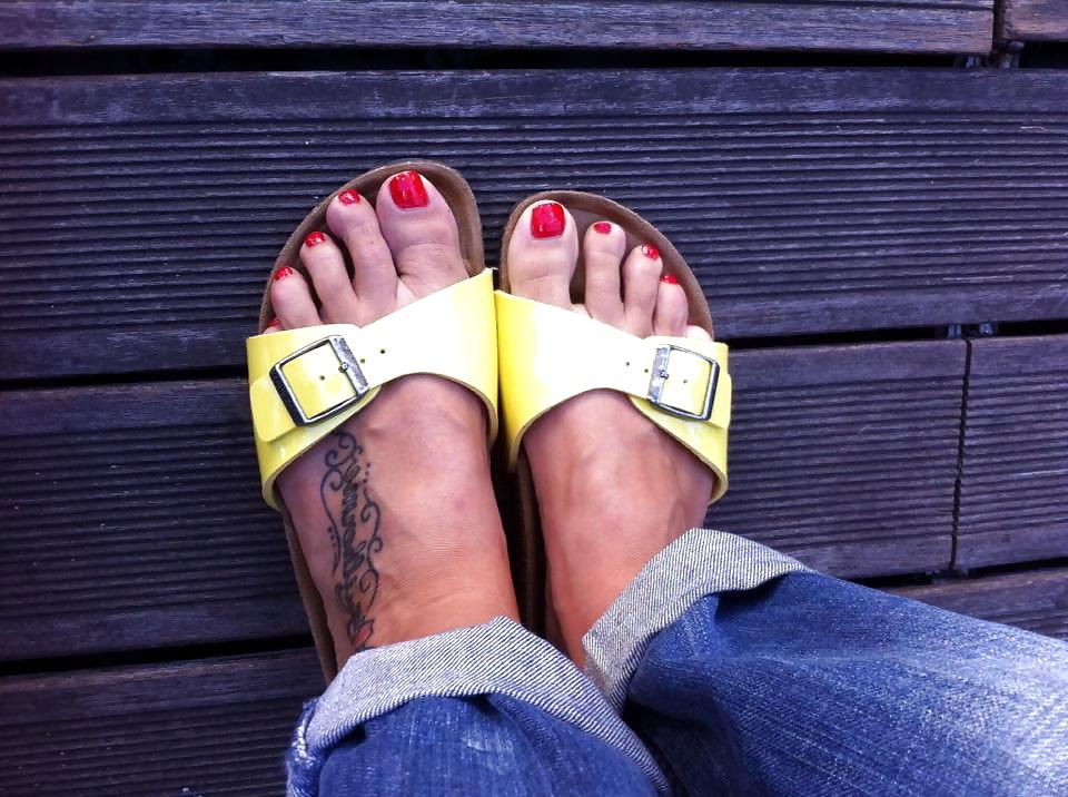 25P Birkenstock Shoes n Feet 5
