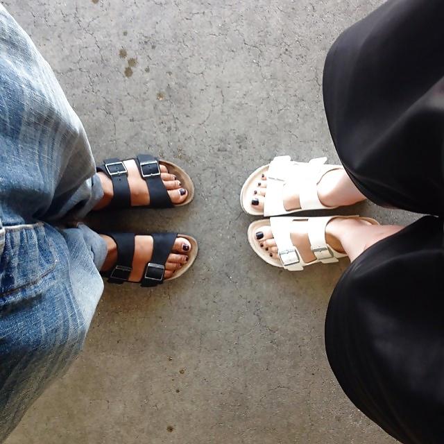 25P Birkenstock Shoes n Feet 5