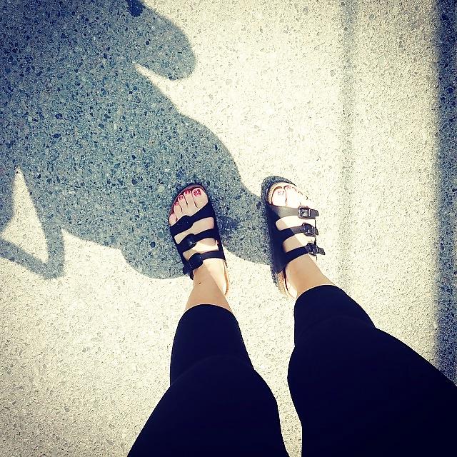 25P Birkenstock Shoes n Feet 5