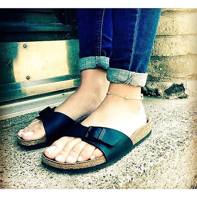 25P Birkenstock Shoes n Feet 5