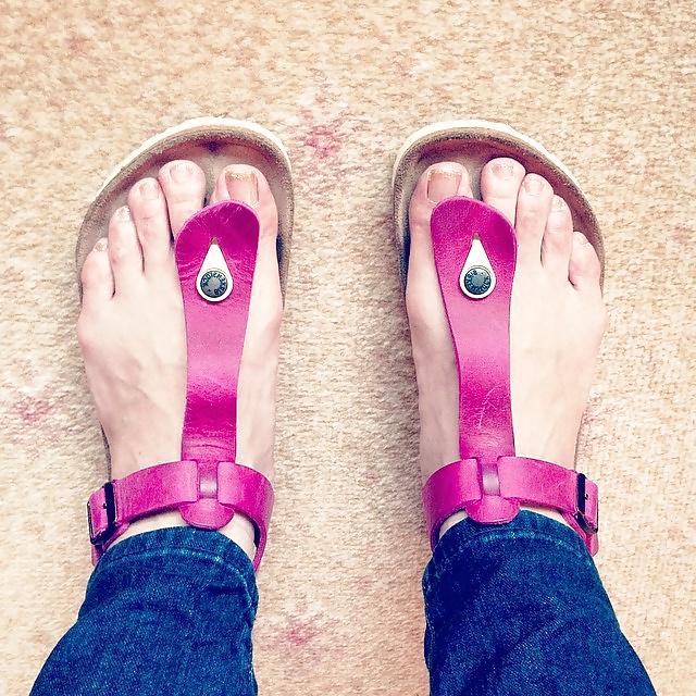 25P Birkenstock Shoes n Feet 5
