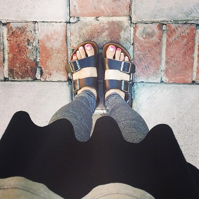 25P Birkenstock Shoes n Feet 5