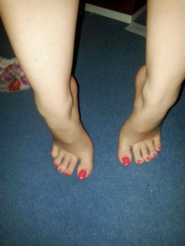 20P Red toes sexy feet