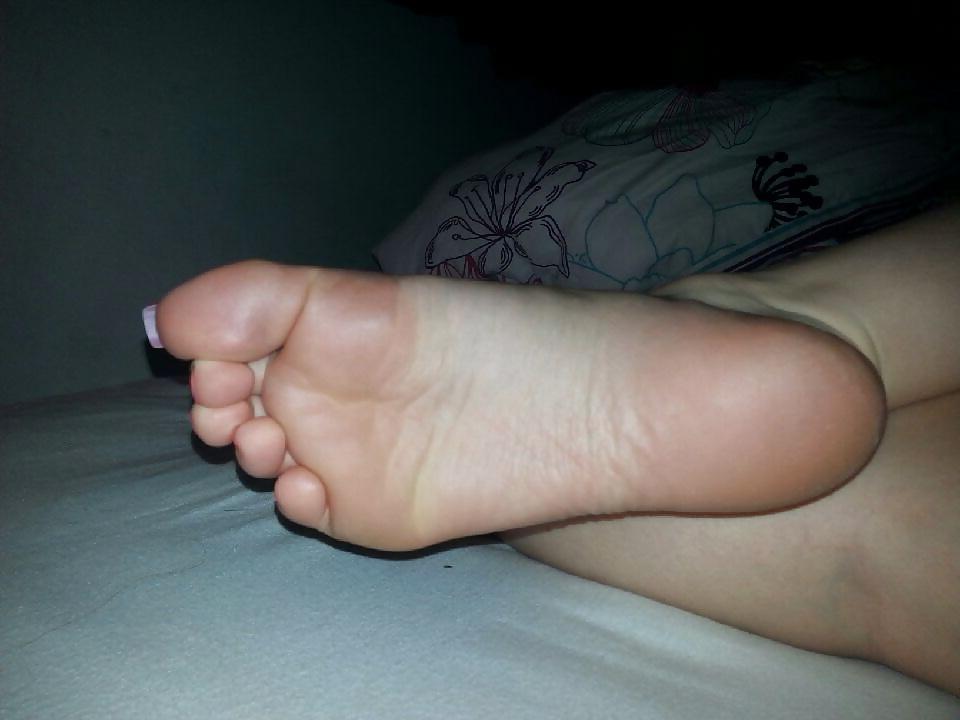 20P Red toes sexy feet