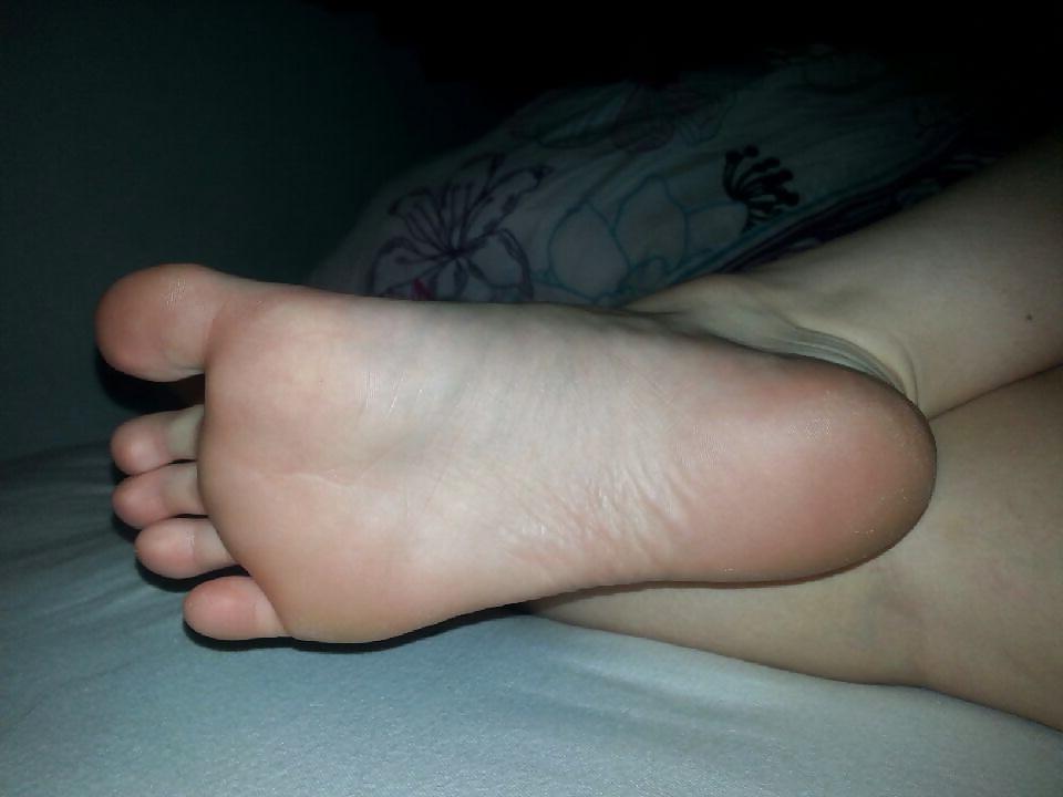 20P Red toes sexy feet