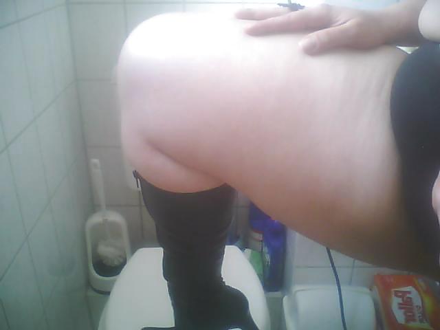 19P TOILET SLUT 