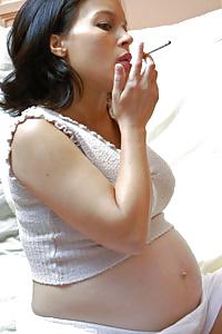 7P SMOKING MOM SMOKING PREGNANT FETISH
