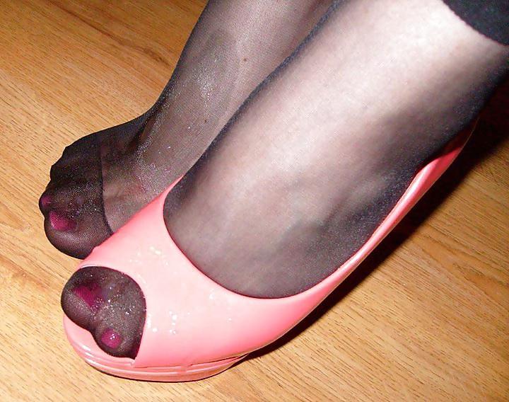 25P Nyloned feet