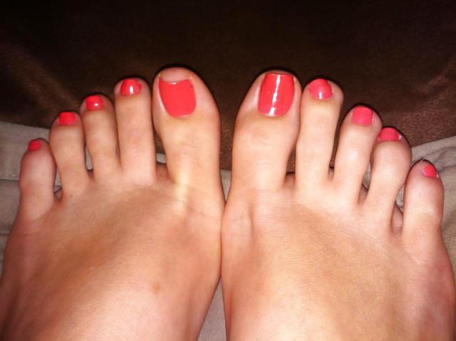 15P Latina Feet