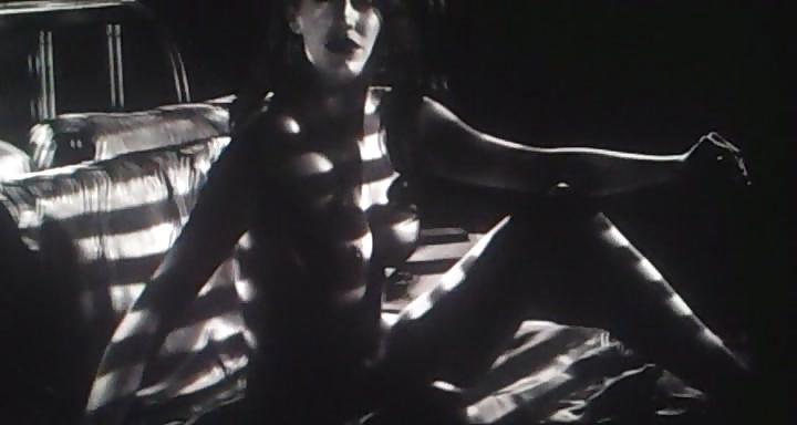 15P Eva Green Topless (A Dame to Kill For)