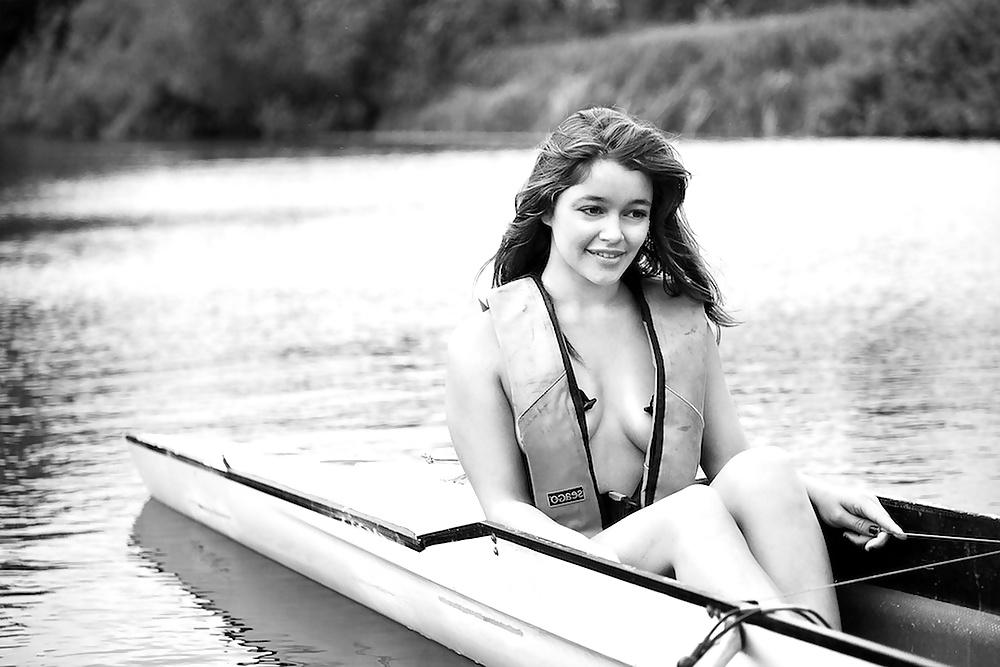 13P Naked female rowing-team