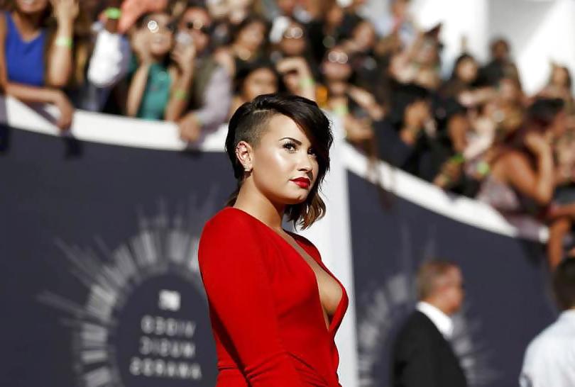 25P Sexy Celebs - MTV Music Awards