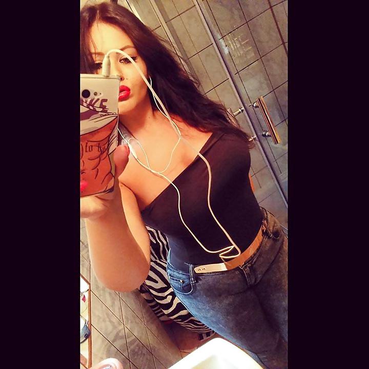 13P Plus size slut    love this bitch