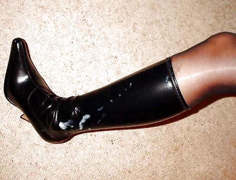 10P You're allowed to cum only on my boots fucking bitch!