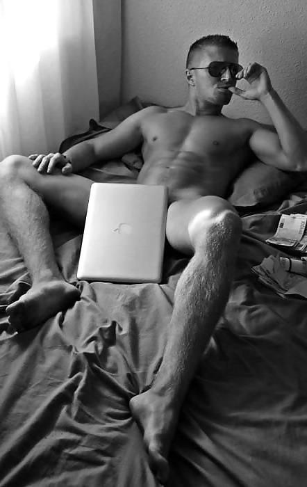 25P B&W ESSAY OF MALE FEET