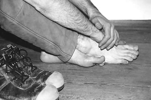 25P B&W ESSAY OF MALE FEET