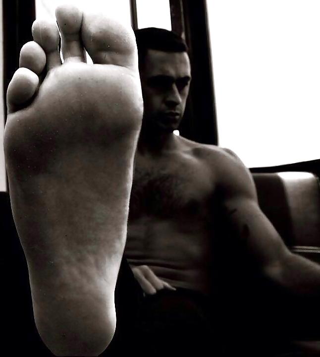 25P B&W ESSAY OF MALE FEET