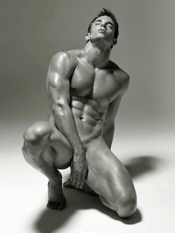 25P B&W ESSAY OF MALE FEET