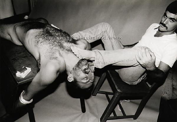25P B&W ESSAY OF MALE FEET