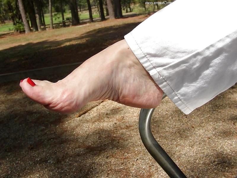25P Mature feet pt 10