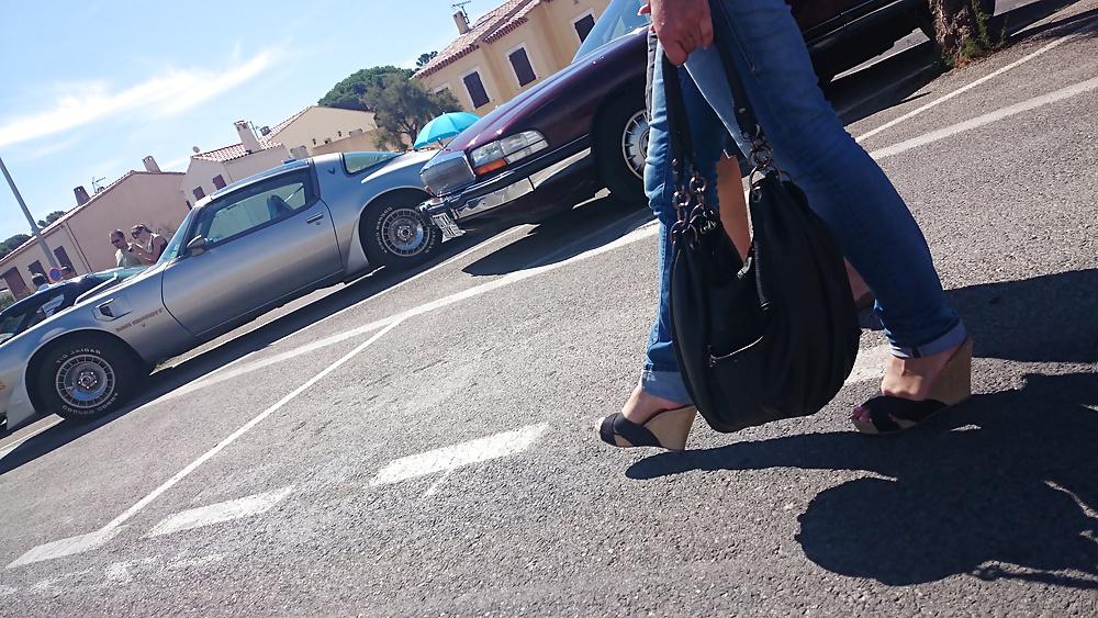 22P Candid heels feet and legs 1